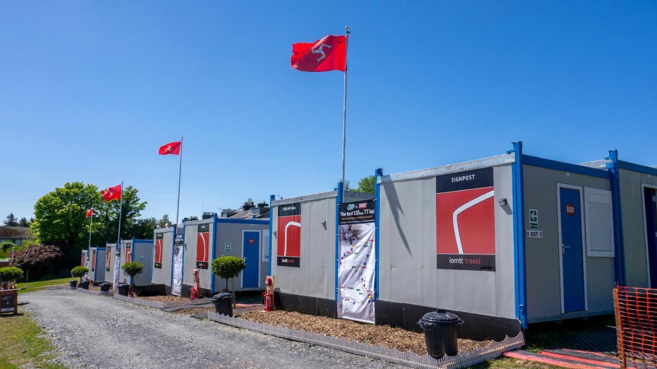 Iomtt Village At Isle Of Man Tt Douglas Luaran gambar